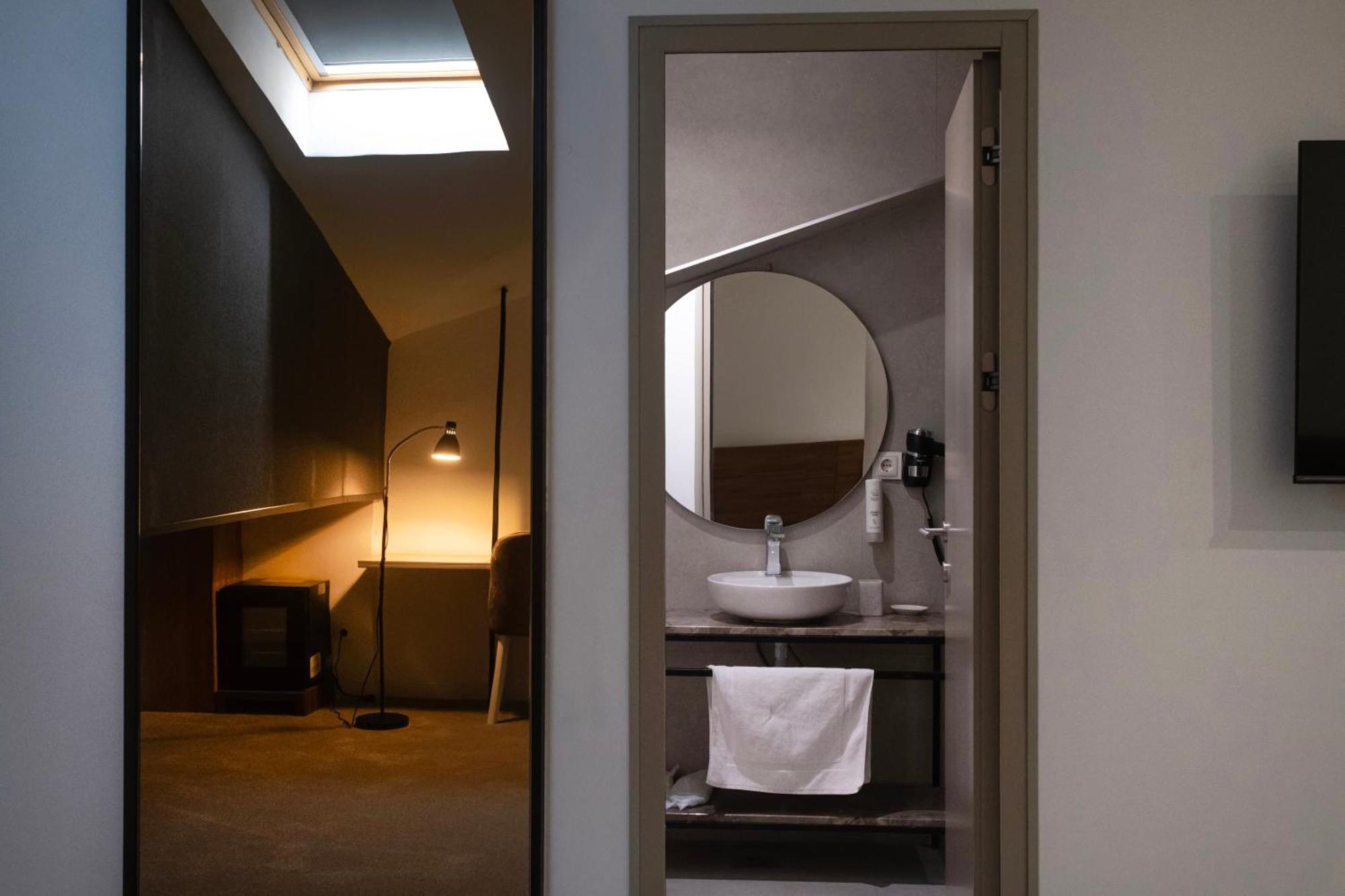 Nam Hotel Призрен Экстерьер фото
