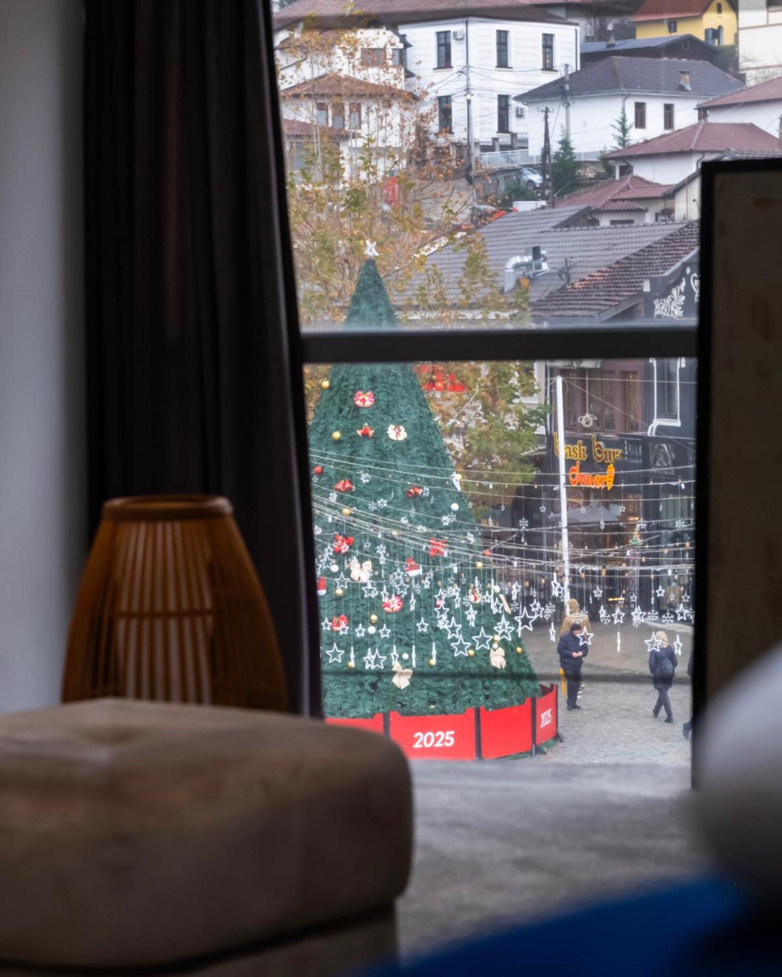 Nam Hotel Призрен Экстерьер фото